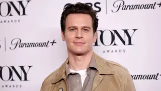 Watch: Kelly Clarkson Recalls the Time Jonathan Groff Spat His 'Sauce' All Over Her