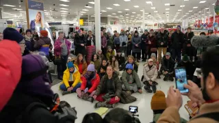 Minneapolis Businesses Struggle During Trump's Immigration Enforcement Surge